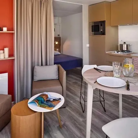 4 Etoiles - Efaabg Campingplatz Roquebrune-sur Argens