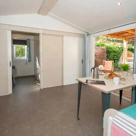 4 Etoiles - Efaabg * Roquebrune-sur-Argens